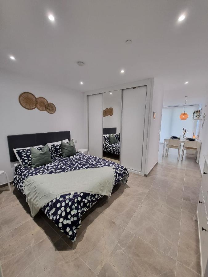 Brand New - Massive Studio - E1 - Self Catering Гибралтар Екстериор снимка