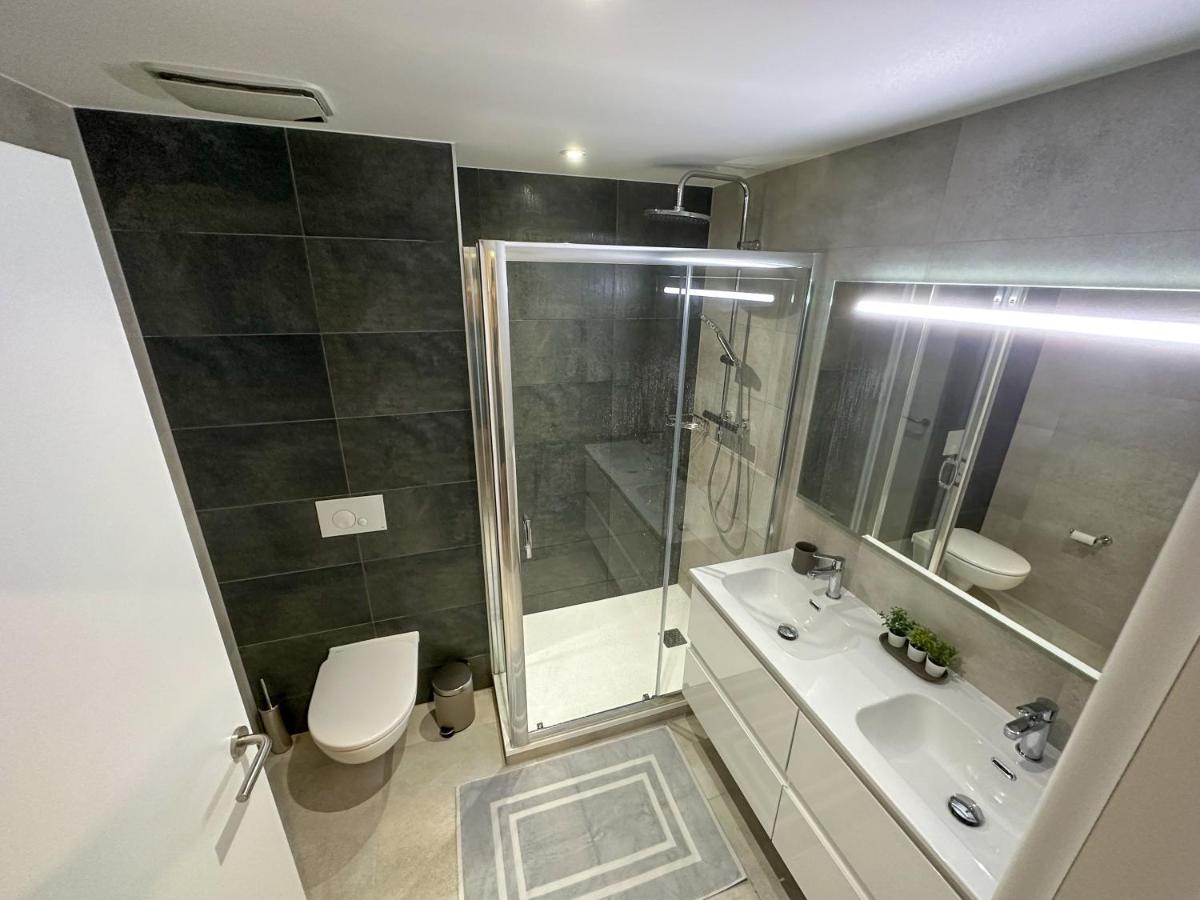 Brand New - Massive Studio - E1 - Self Catering Гибралтар Екстериор снимка